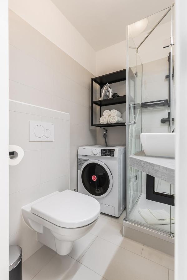 Appartement Bright Stylish With A Balcony In A Location Wenen